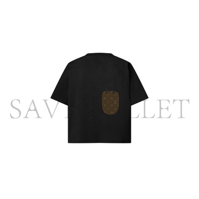 LOUIS VUITTON SIGNATURE PLAQUE T-SHIRT 1AHX79